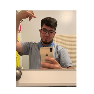 Meet your Posher, Emmanuel